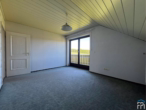 2. Schlafzimmer, DG - Zweifamilienhaus mit gro&szlig;em Grundst&uuml;ck & zus&auml;tzlichem Bauplatz in Ihrlerstein (Mischgebiet)