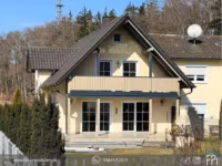 S&uuml;dansicht mit Terrasse und...