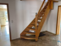 sch&ouml;ne massive Holztreppe