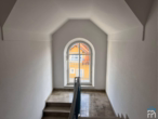 Treppenhaus - Apartment in Kelheim – Toplage am RMD-Kanal mit Blick auf Befreiungshalle